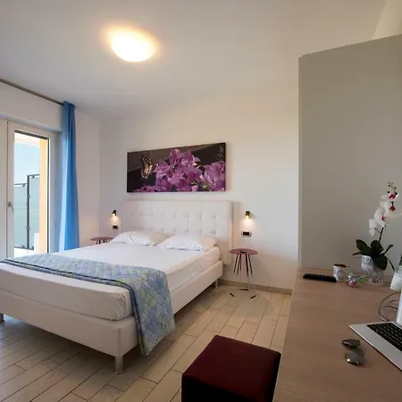 Alojamento de Acomodação e Pequeno-almoço Il Giardino Sul Mare