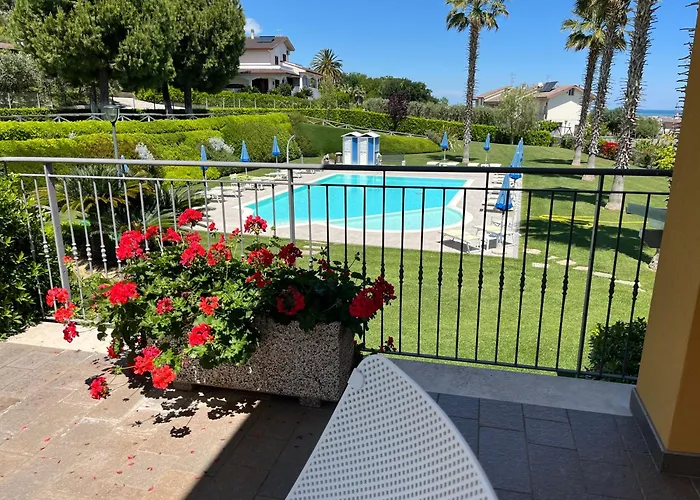 ベッド・アンド・ブレックファスト Il Giardino Sul Mare マルティンシクーロ